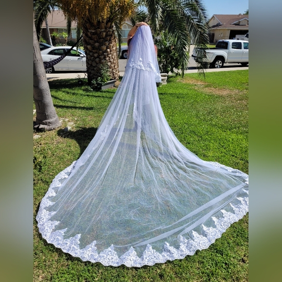 Weding Veil 4 yards of long - Picture 1 of 6